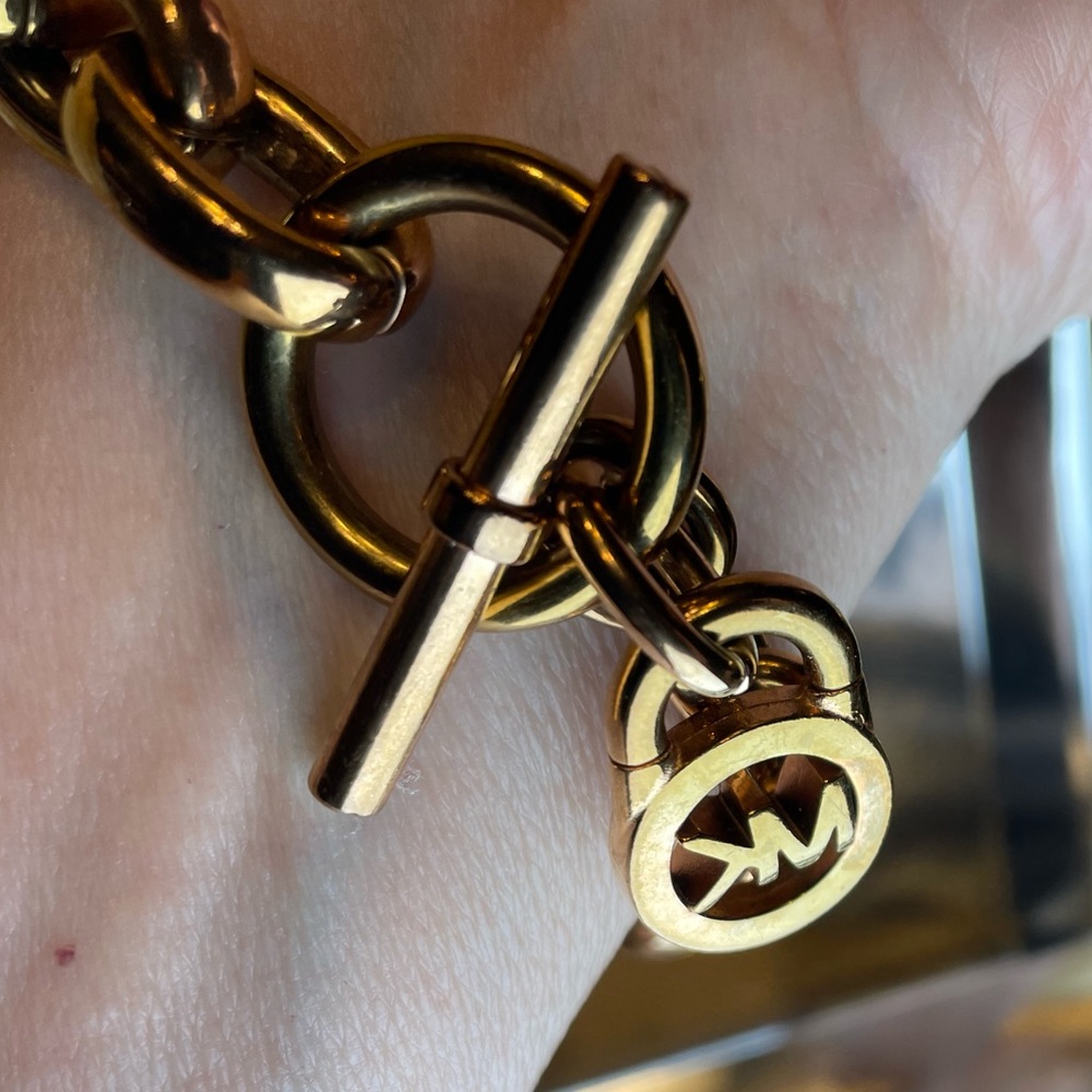 Michael Kors RoseGold Monogram Chain Bracelet; Ring & Bar Lock; 8&1/2” Long; EUC - Picture 5 of 11